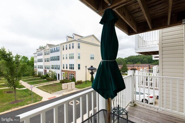 Building Photo - 3009 Chesapeake Dr