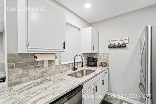 Building Photo - 10965 Gillette-