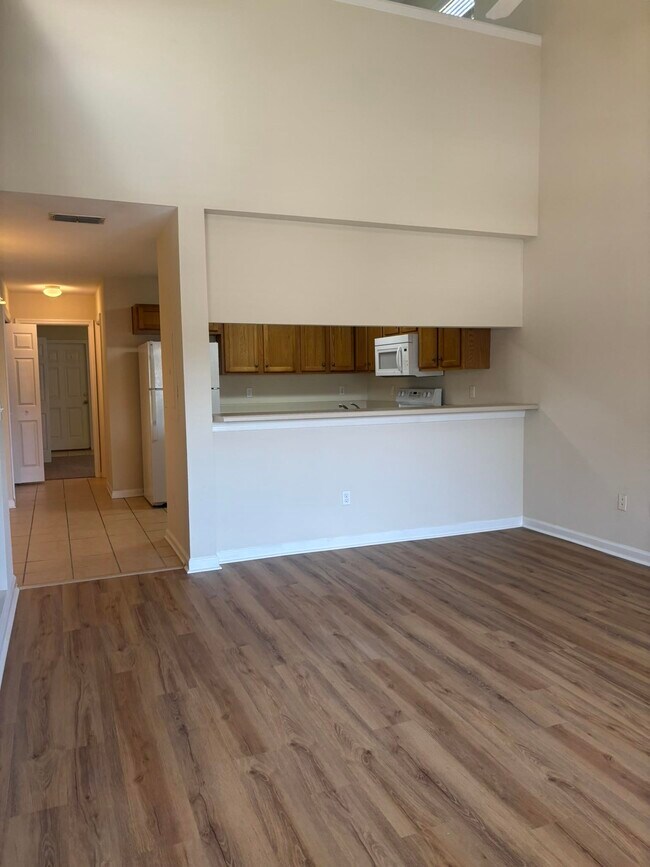 Building Photo - 4434 Gearhart Rd