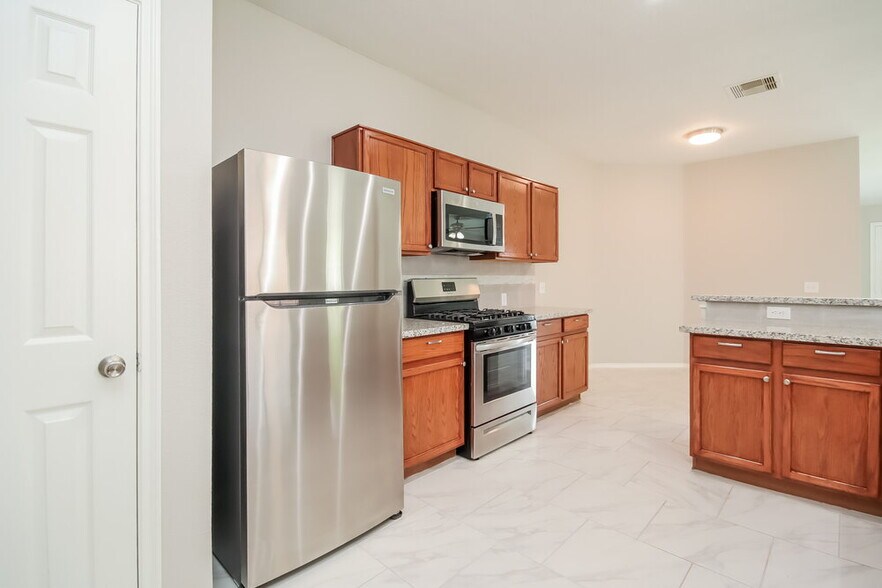 Building Photo - 6027 Water Violet Ln