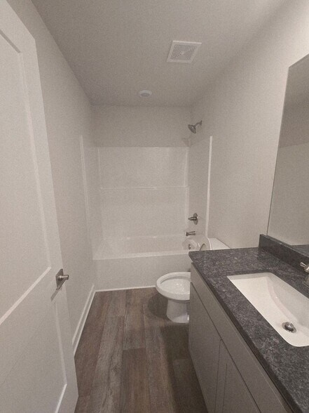 Building Photo - 3416 Stonewall Ct