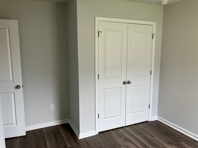 Building Photo - 3 Bedroom 2 Bathroom House- Groves at Sout...