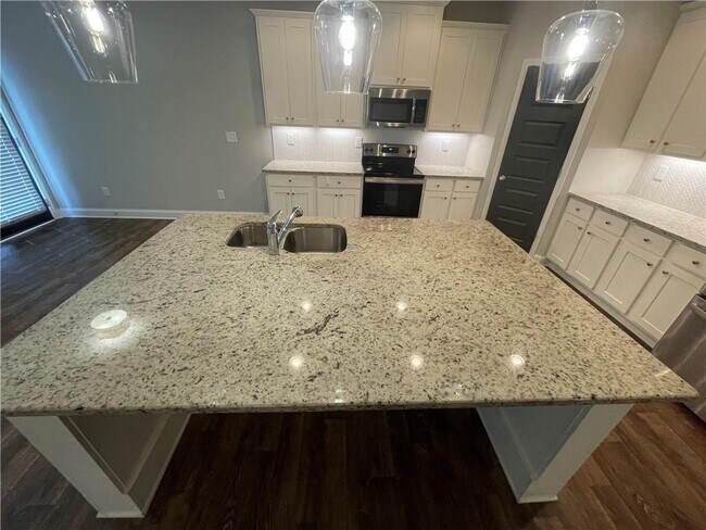 Building Photo - 301 Omnia Ridge Way