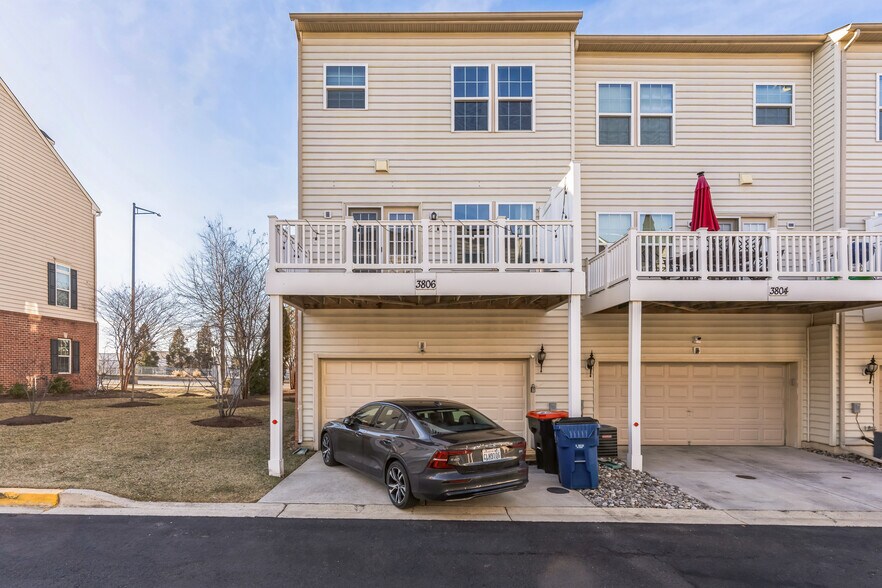Building Photo - 3806 Fort Lincoln Dr NE