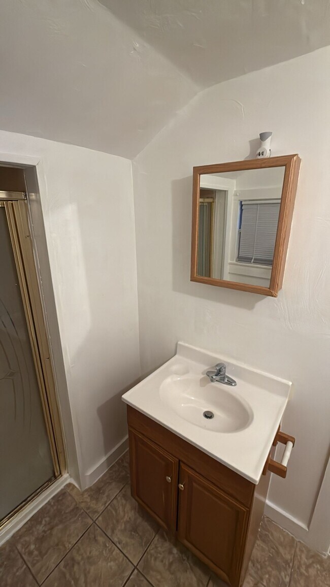Building Photo - 131 Cottage Ln