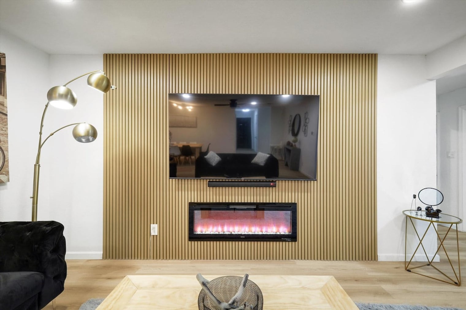 Building Photo - 8005 Woodhue Rd