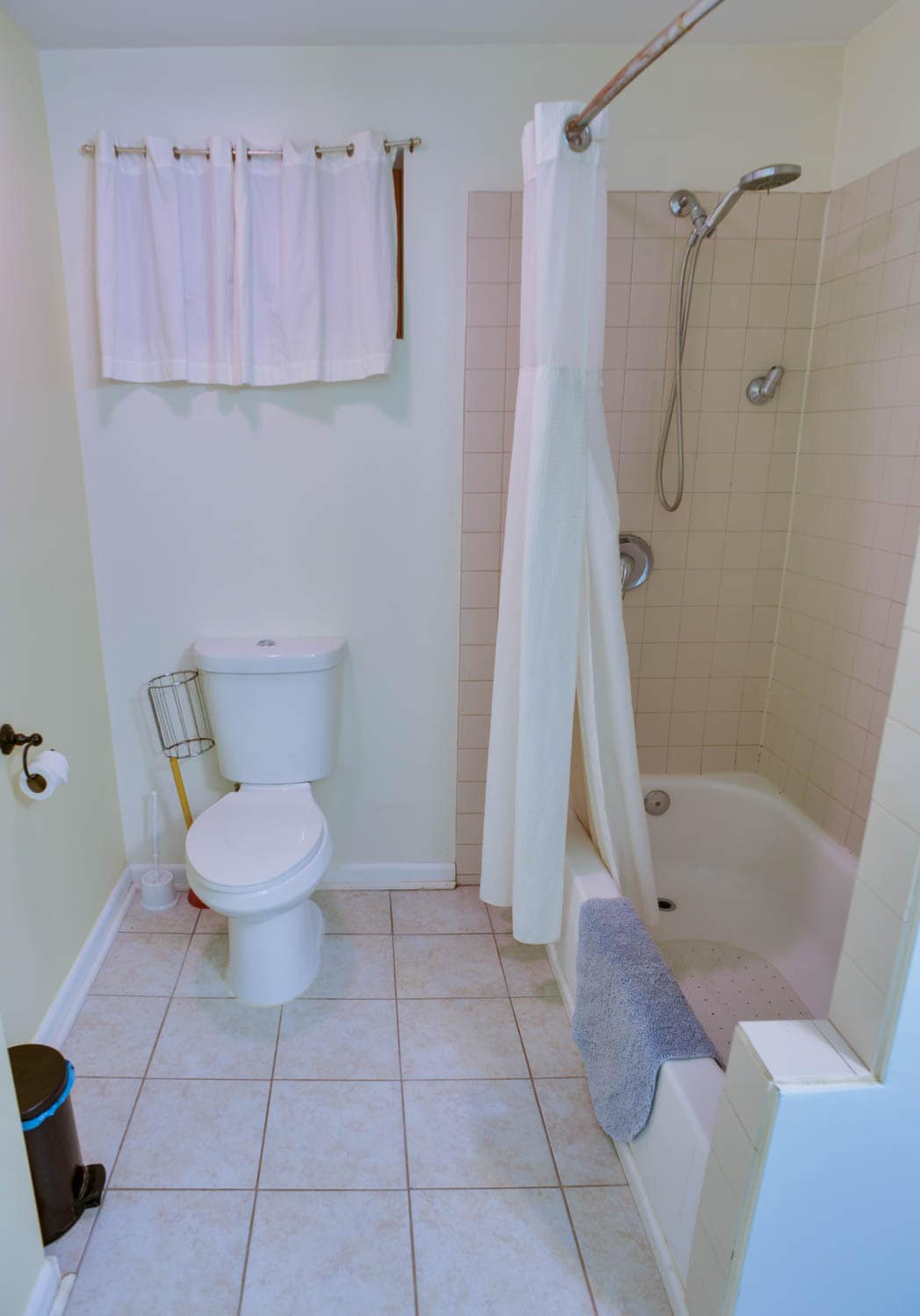 Bathroom - 5406 Shoemaker Farm Ln