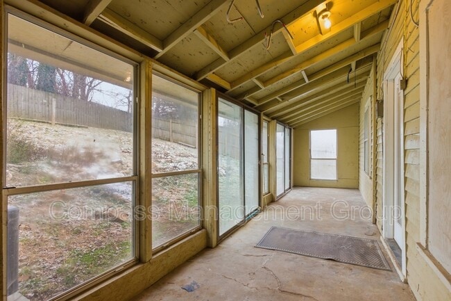 Building Photo - 1602 Branson Ave