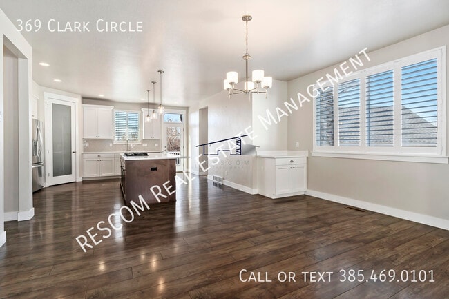 Building Photo - 369 Clark Cir