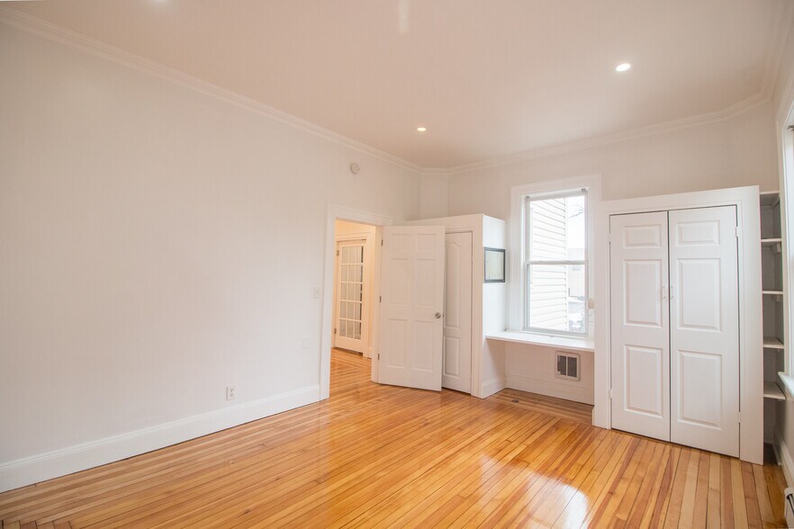 Main Bedroom - 74 Burnett Ave