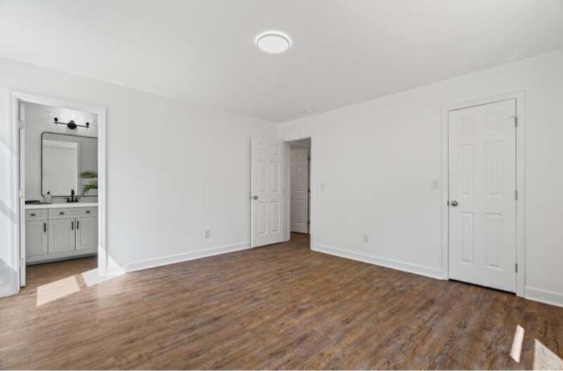 Building Photo - 629 Spencer Ave