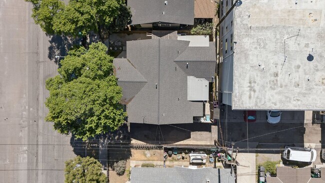 Building Photo - 521 Olive Ave