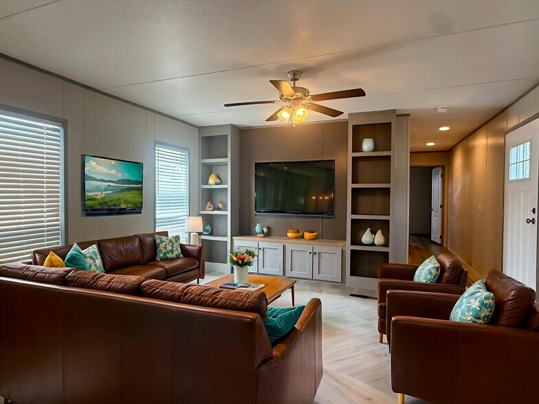 Primary Photo - 210 Betty St