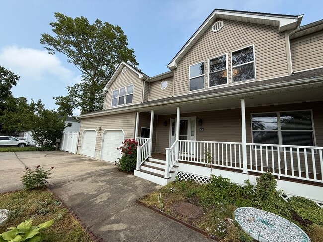 Primary Photo - 109 Adirondack Dr