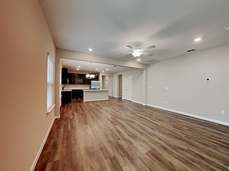 Building Photo - 161 Stone Arbor Ln