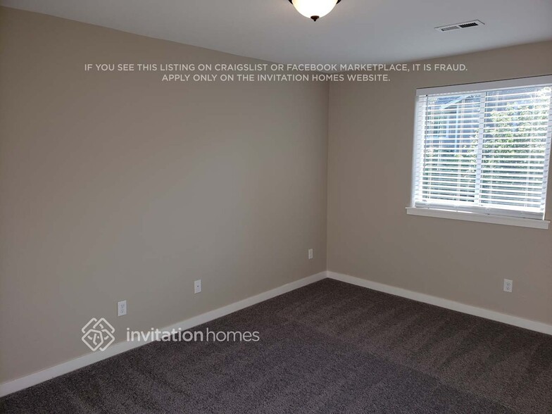 Building Photo - 4507 5th Ave NW