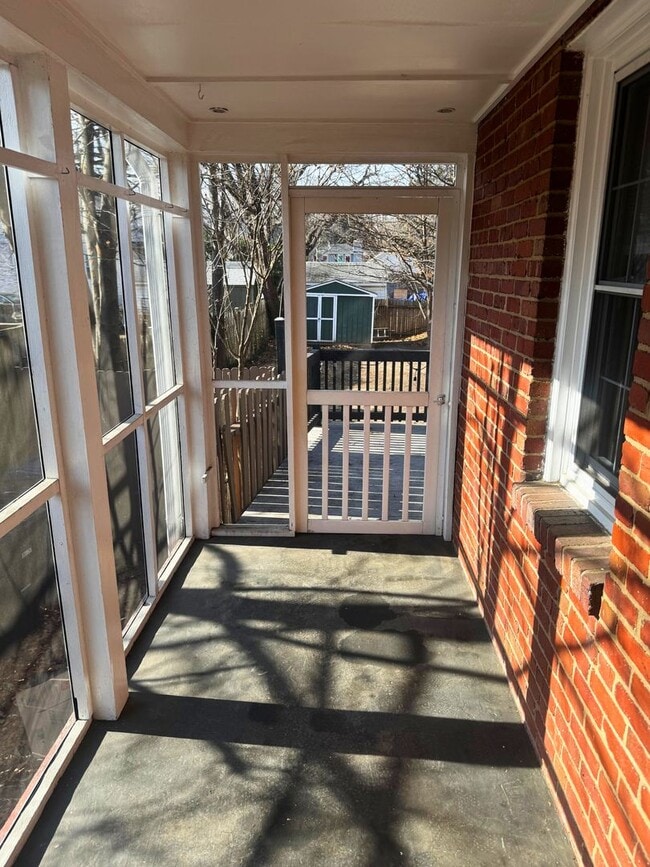 Building Photo - Beautiful and Spacious 4BD 2BA Single-Family Home in Arlington Heights
