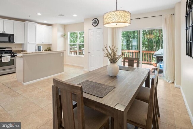 Building Photo - 4749 Thornbury Dr