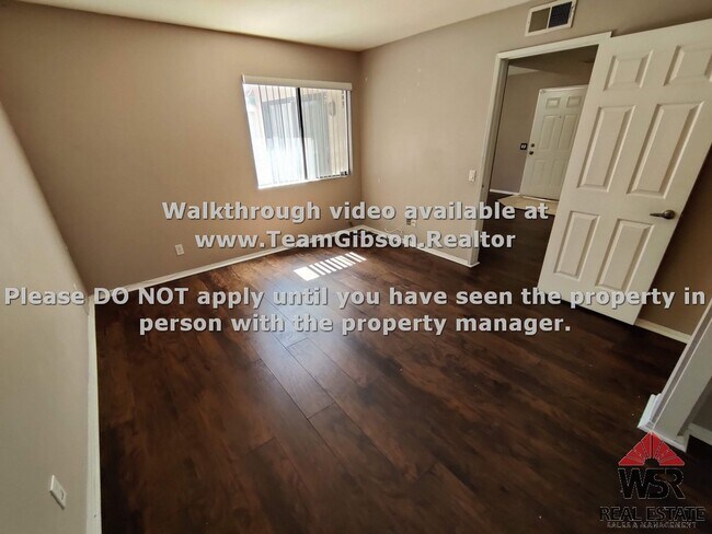 Building Photo - 1 Bedroom, Upstairs Condo