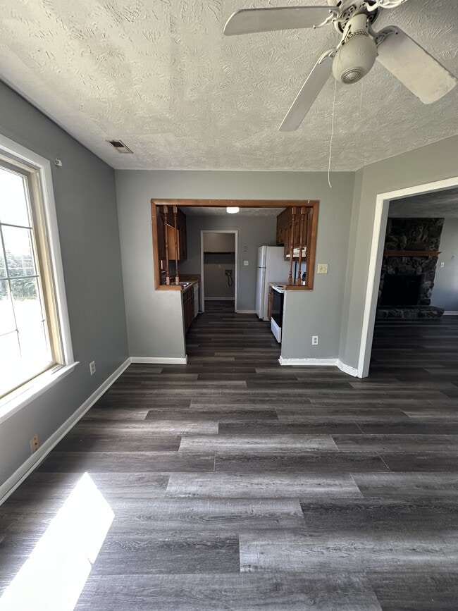 Building Photo - 7882 Uriah Dr