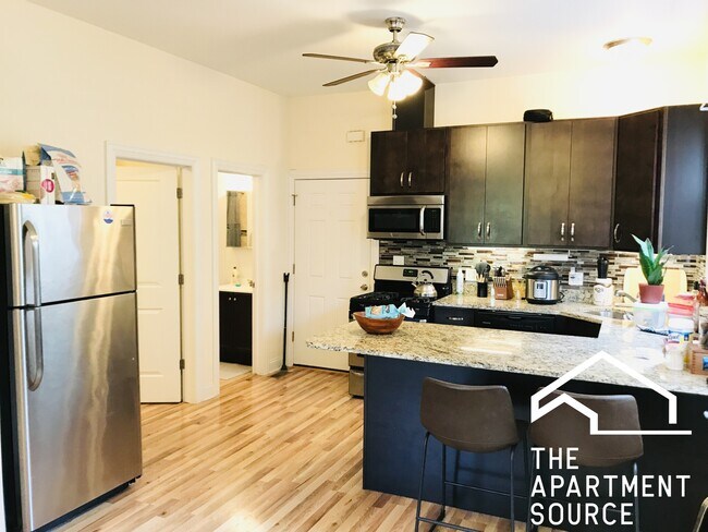 Building Photo - 1622 N Fairfield Ave