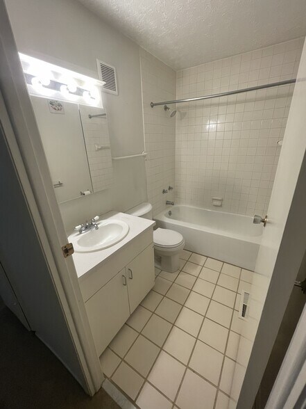 Bathroom - 326D Cortland St