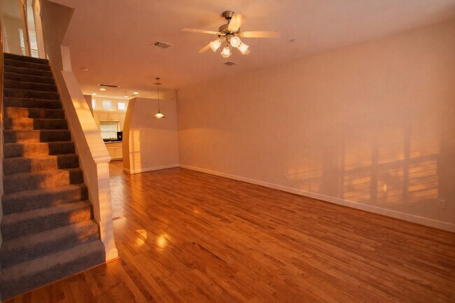 Building Photo - 2710 Hullsmith Dr