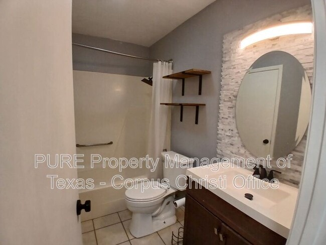 Building Photo - 4033 Sandy Hollow Creek Dr