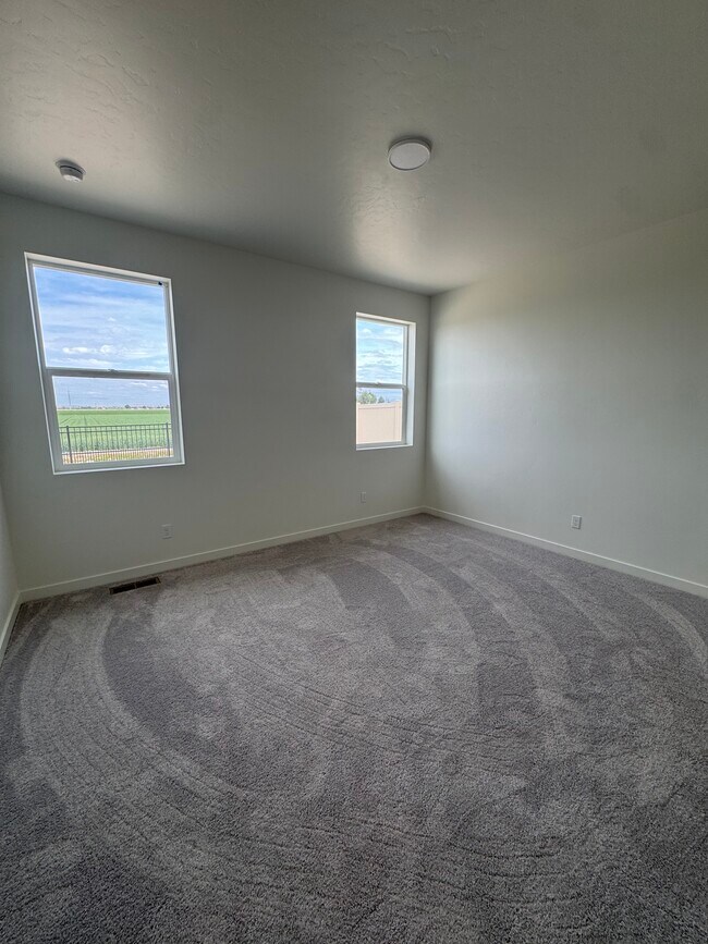 Building Photo - Bullhead