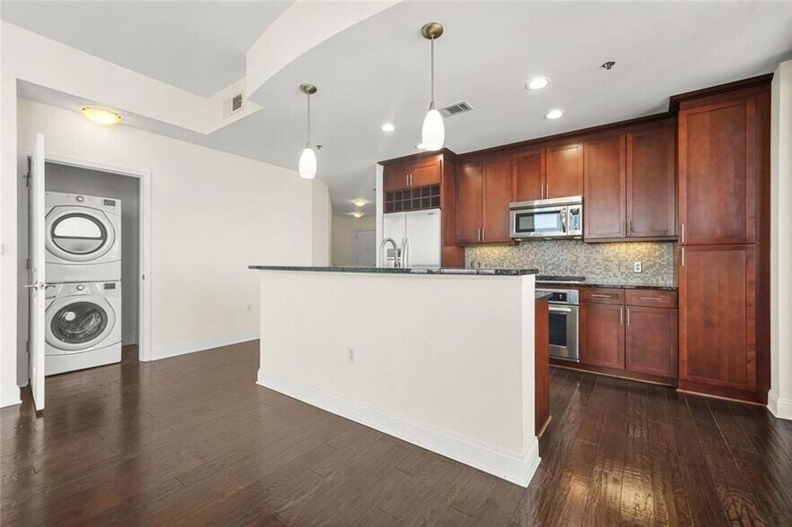 Building Photo - 270 17th St NW