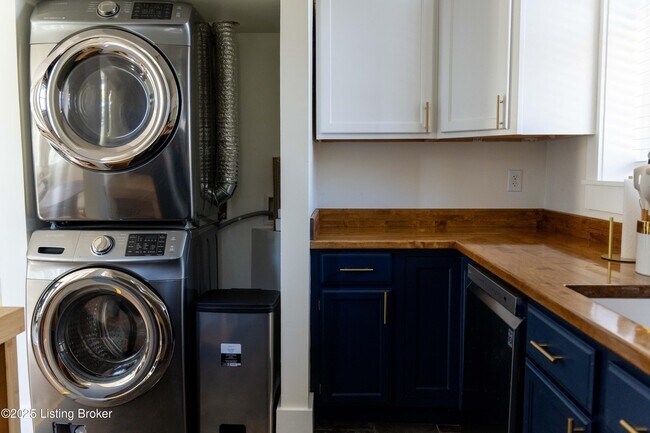 Building Photo - 1135 S 1st St