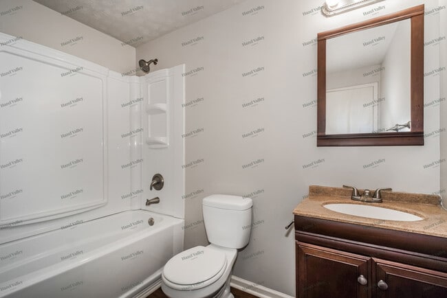 Building Photo - 4814 Neptune Ln