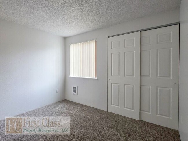 Building Photo - 3648 SW Beaverton Hillsdale Hwy