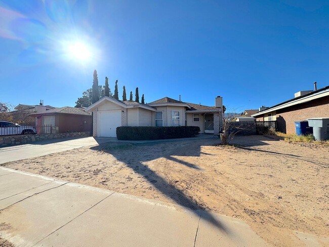 Primary Photo - Northeast El Paso 3 Bed/1.5 Bath