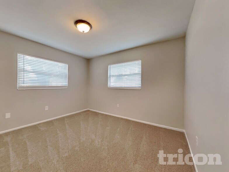 Building Photo - 3708 Lei Dr