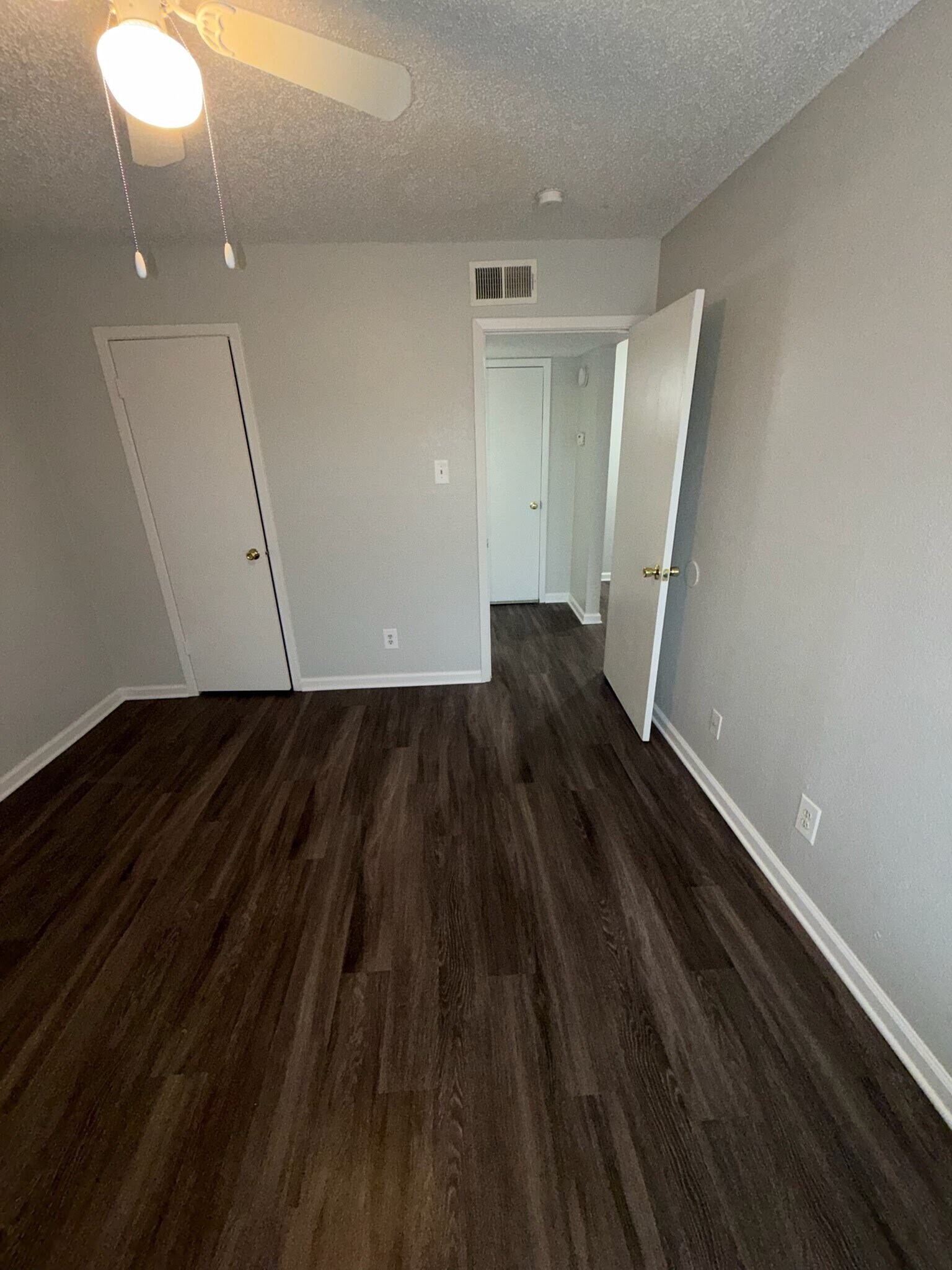 Building Photo - 2701 Green Oaks Rd