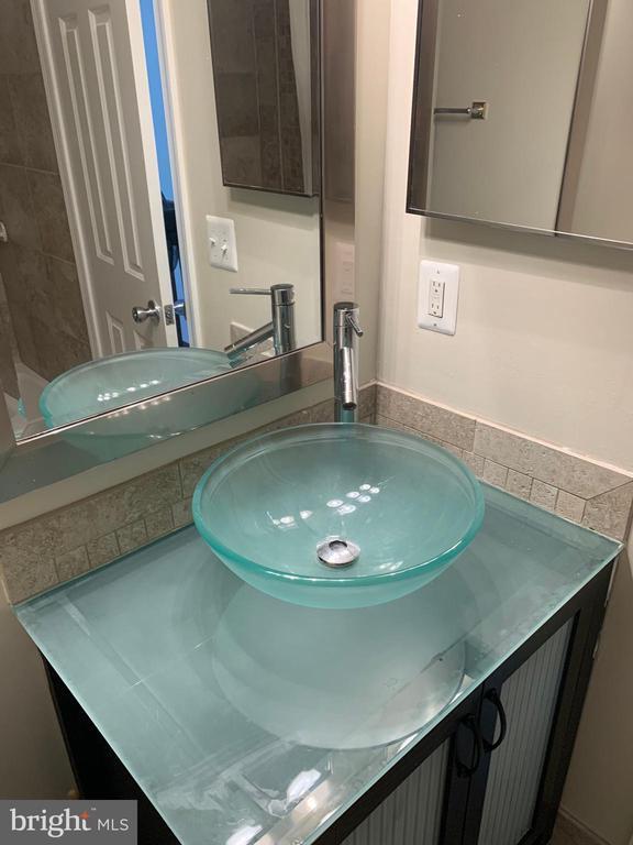 Building Photo - 1569 Templeton Pl