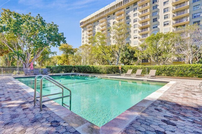 Building Photo - 11111 Biscayne Blvd