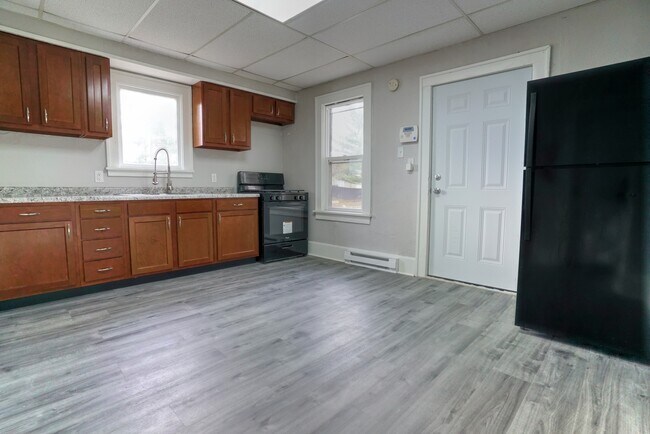 Building Photo - 501 N Eddy St