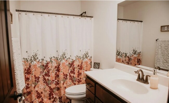 Building Photo - Discover Your Dream Home: Inviting Open Floor Plan, Spacious Living, and Stylish Finishes Awaits ...