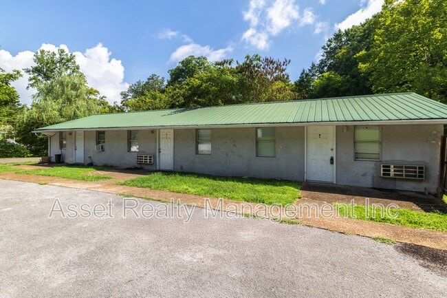 Building Photo - 608 Lester Rd