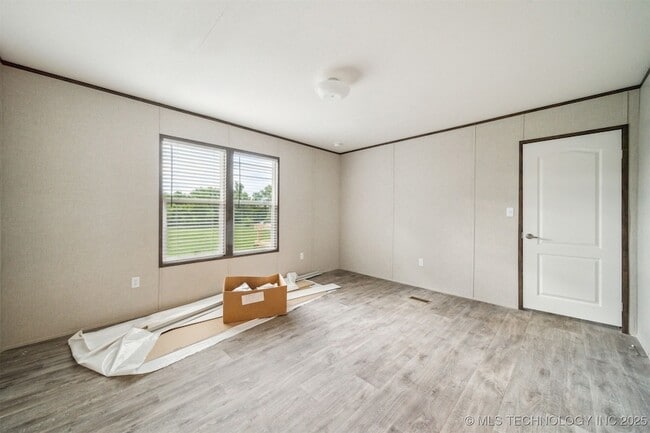 Building Photo - 348939 E 750 Rd