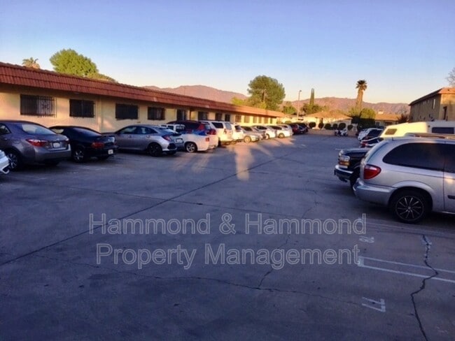 Building Photo - 7924 Laurel Canyon Blvd