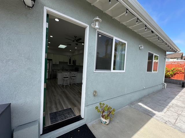 Building Photo - 2114 Derby Ave
