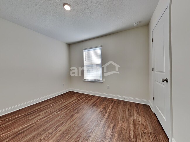 Building Photo - 149 Onate Circle