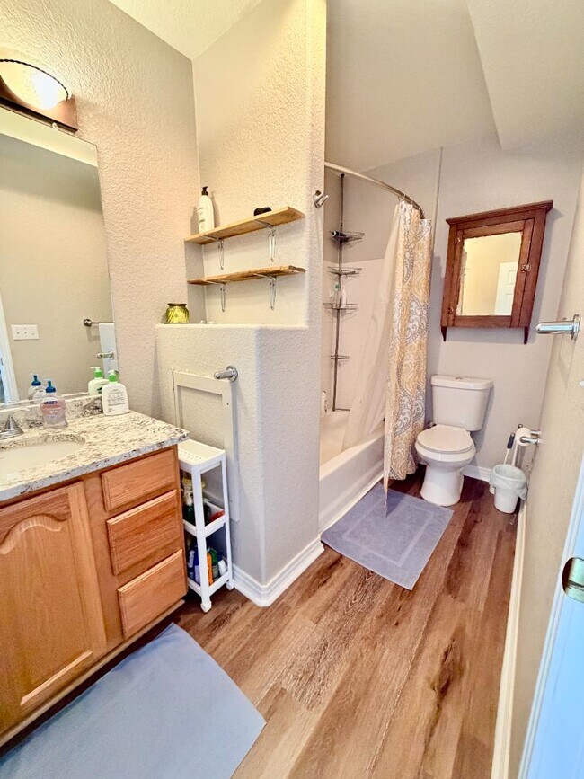 Building Photo - 104 Deer Trail Dr