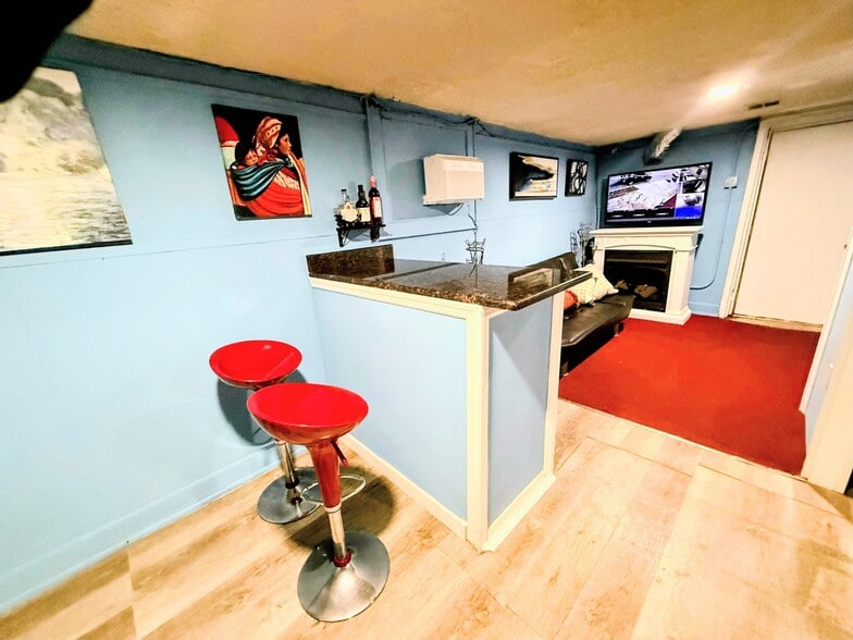 Building Photo - 913 Franklin Ave