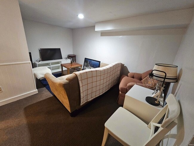 Building Photo - 817 N Park Ave