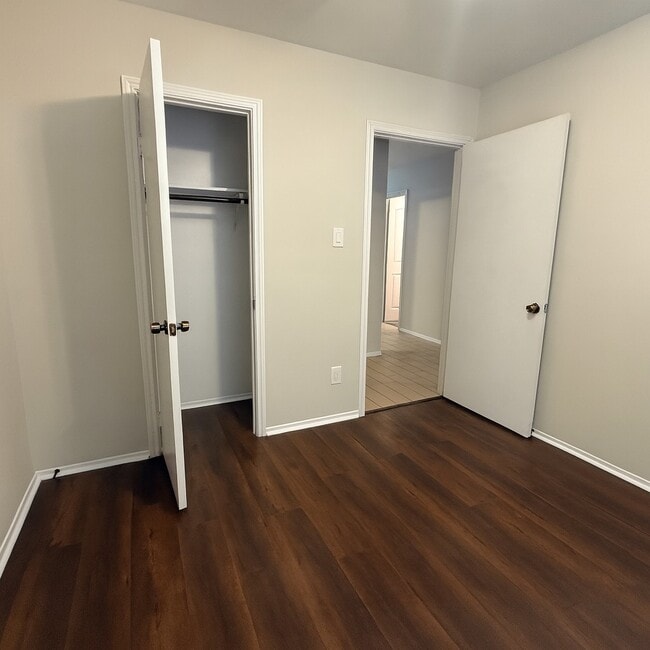 Building Photo - 510 Witter St