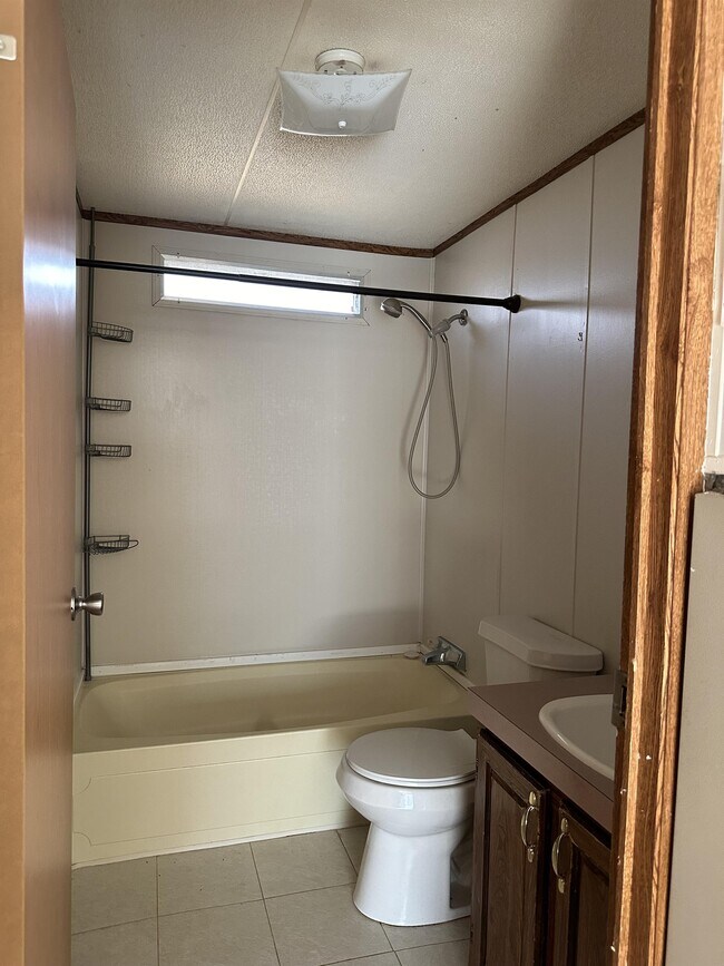 Building Photo - 430 Lytle Cove Rd